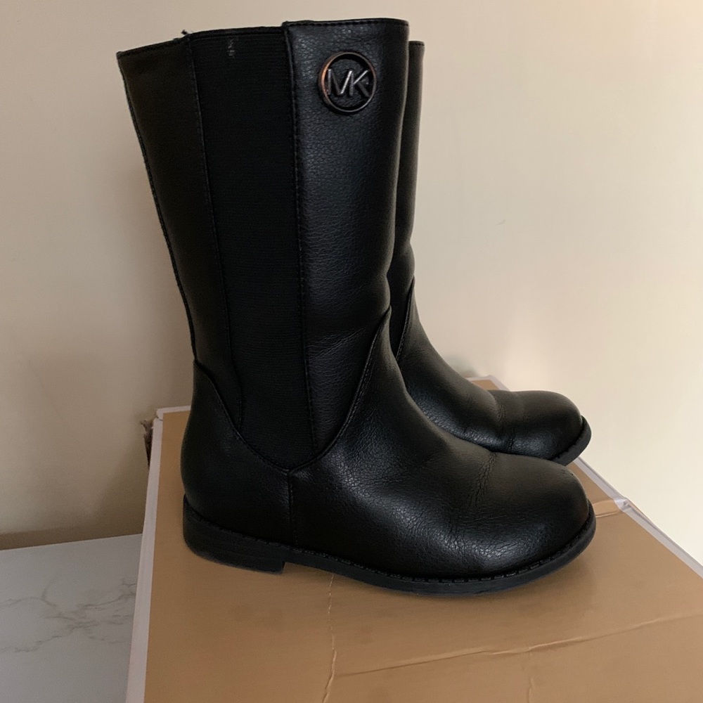 Michael kors girl boots